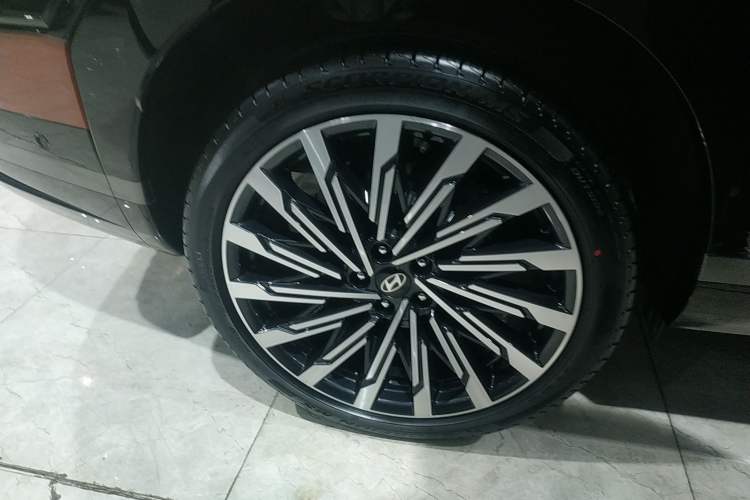 Used Hyundai Santa Fe 2024 2.0T Connoisseur Ultra Exterior 5