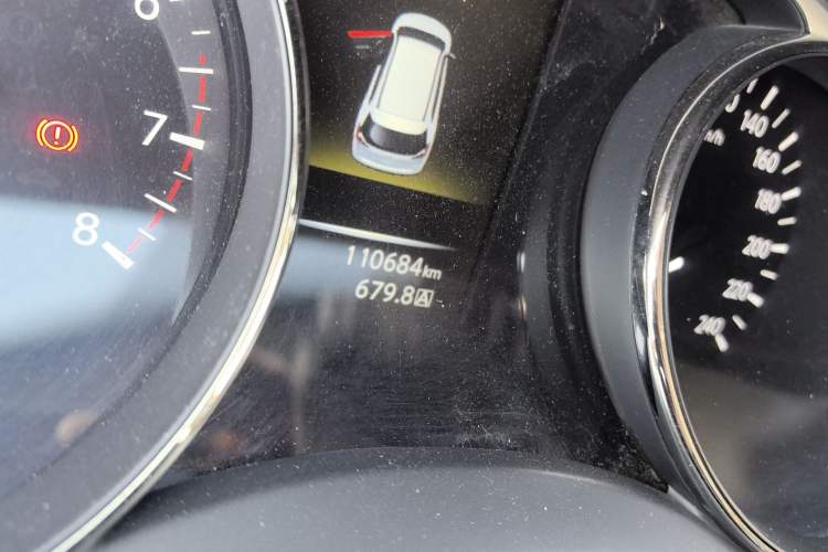 Used Nissan X-Trail 2016 2.0L CVT Smart Enjoyment Version 4WD Odometer Close Up