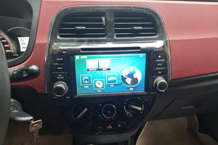 Used CHANGAN OSHAN Olisway 2015 X6 1.4L IMT Flagship Edition Audio And AC Panel