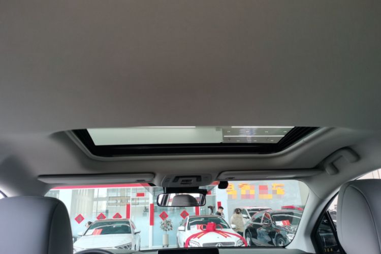 Used Toyota Granvia 2024 2.5L Hybrid Comfort Edition
