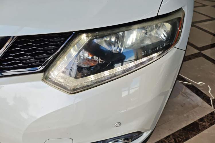 Used Nissan X-Trail 2016 2.0L CVT Smart Enjoyment Version 4WD
