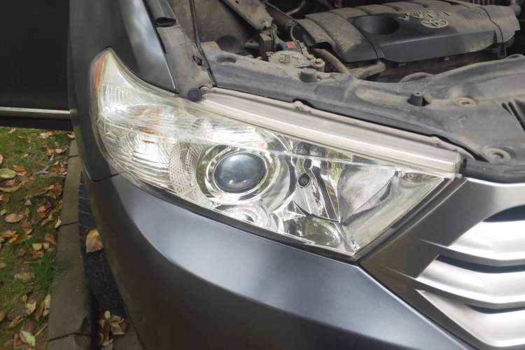 Used Toyota Highlander 2012 2.7L Two-Wheel Drive 7-Seater Luxury Edition
