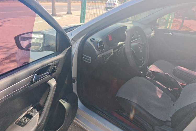 Used Volkswagen Jetta 2017 1.5L Automatic Comfort Model Driver Seat