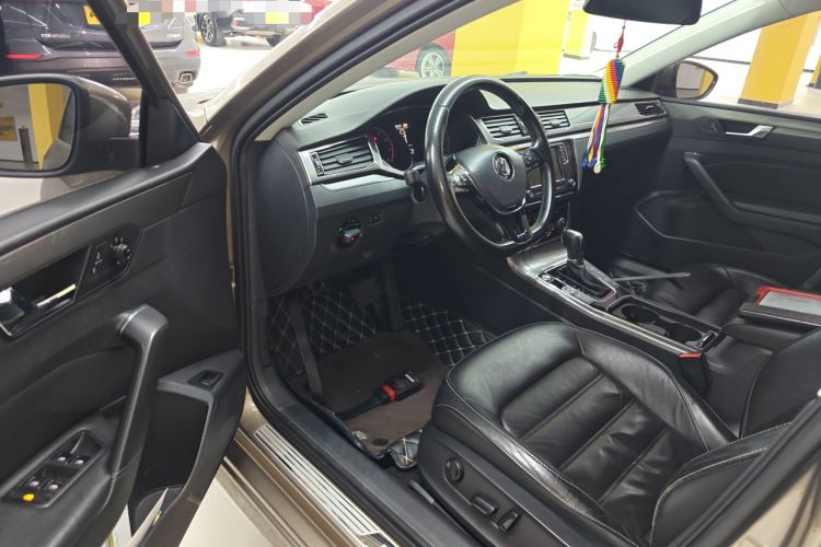 Used Volkswagen Passat 2017 330TSI DSG Luxury Edition
