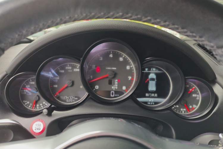 Used Porsche Cayenne 2016 Cayenne 3.0T Instrument Cluster