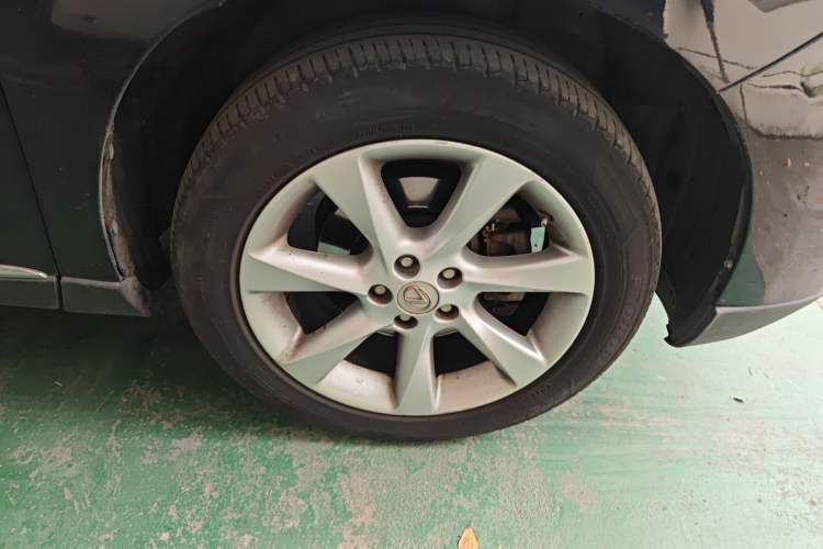Used Lexus RX Classic 2010 350 Elegant Edition Right Front Wheel Hub