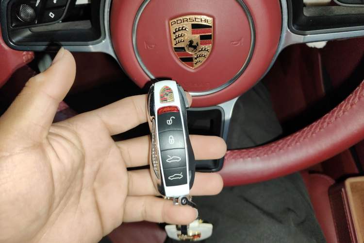 Used Porsche 718 2016 Cayman 2.0T