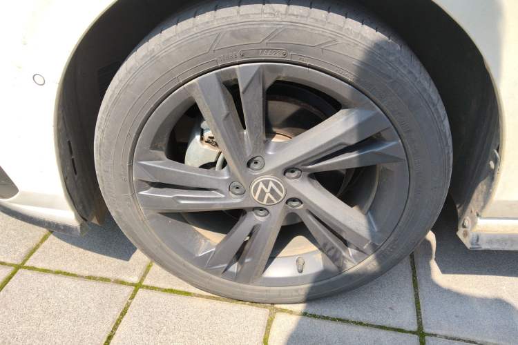 Used Volkswagen Golf 2023 Facelift 280TSI DSG R-Line
