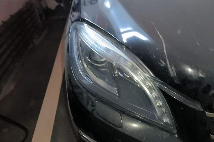 Used Mercedes-Benz M-Class 2015 ML 400 4MATIC Dynamic Model Right Front Headlight