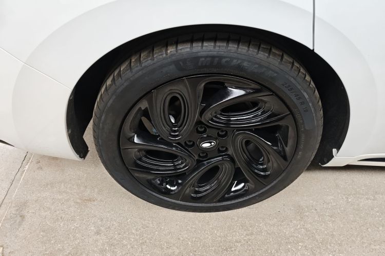 Used ORA Lightning Cat 2022 555 km Luxury Edition
