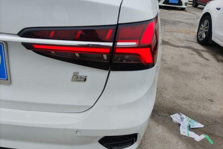 Used Roewe i5 2021 1.5L CVT Diamond Edition
