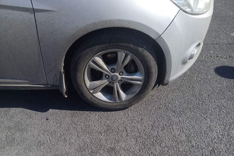 Used Ford Focus 2012 Sedan 1.6L Automatic Fashion Edition