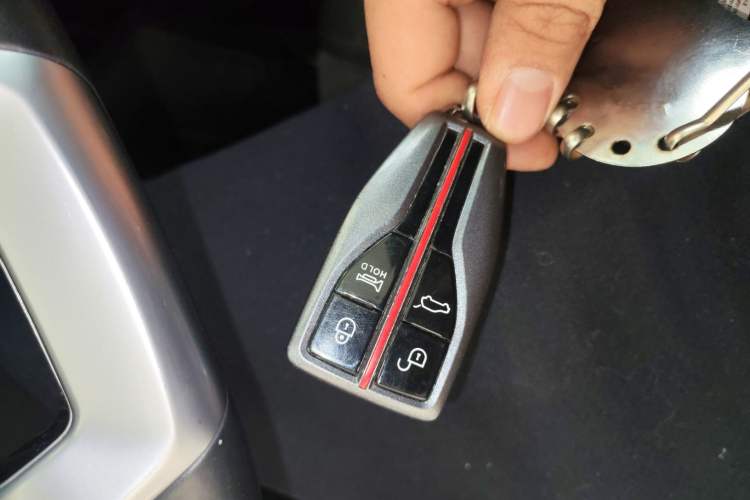 Used Hongqi HS5 2022 Revised Version 2.0T Smart Connect Flagship Edition
