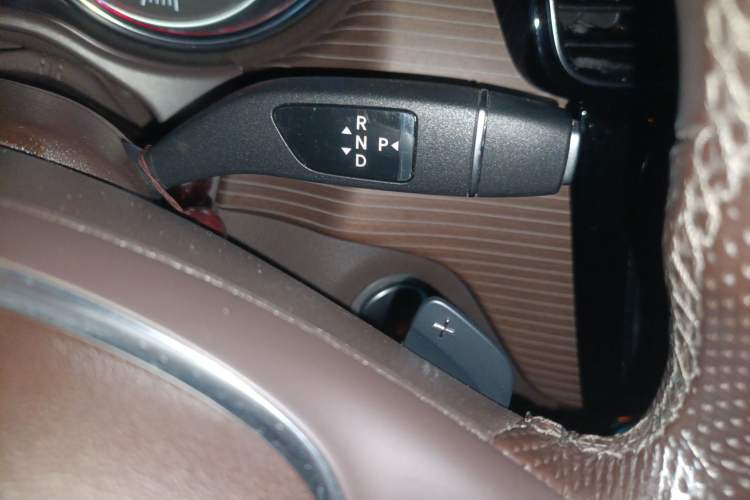 Used Mercedes-Benz GLE 2019 GLE 320 4MATIC Dynamic Edition Prestige Model Gear Lever