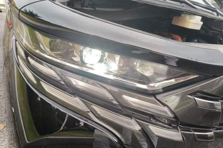 Used Toyota Alphard 2024 Dual-Engine 2.5L Prestige Edition Right Front Headlight