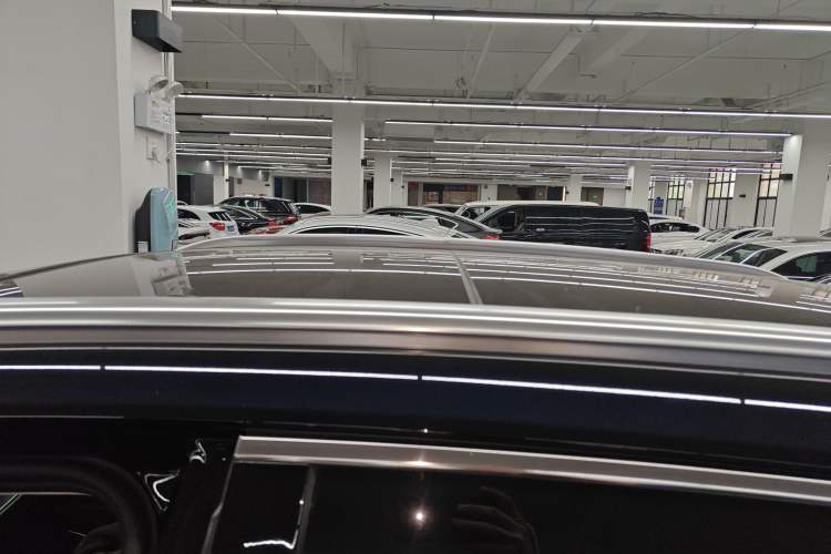 Used Hongqi HS5 2023 2.0T Qixiang Pro Edition Roof