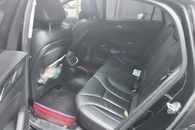 Used Hongqi H5 2022 Classic Model Facelift 1.8T Automatic Smart Connect Flagship Edition Left Rear Seat