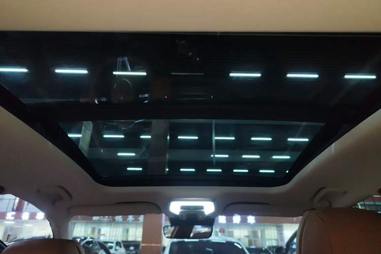 Used Hongqi H9 2025 2.0T Two-Wheel-Drive Flagship Private Enjoyment Style 5 Seats
