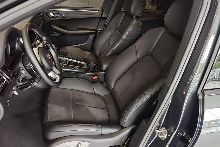 Used Porsche Macan 2018 Macan 2.0T Left Front Seat