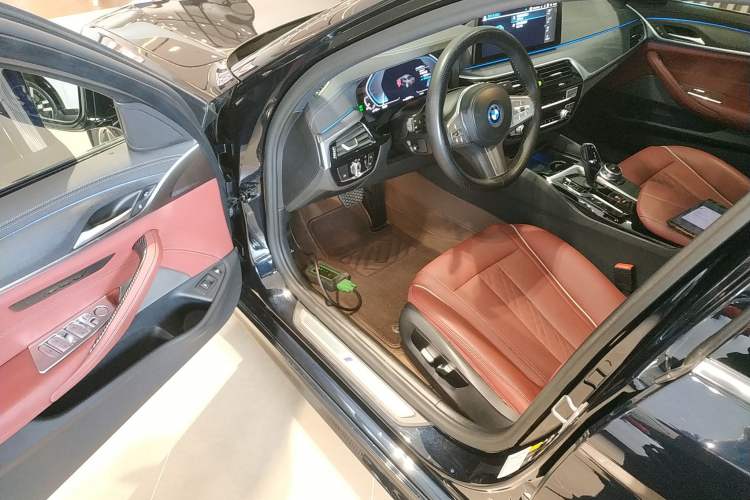 Used BMW 5 Series New Energy 2022 Second Facelift 535Le M Sport Package
