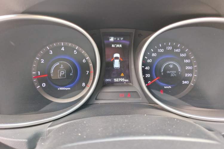 Used Hyundai Santa Fe 2013 2.4L Automatic Two-Wheel Drive Smart Version