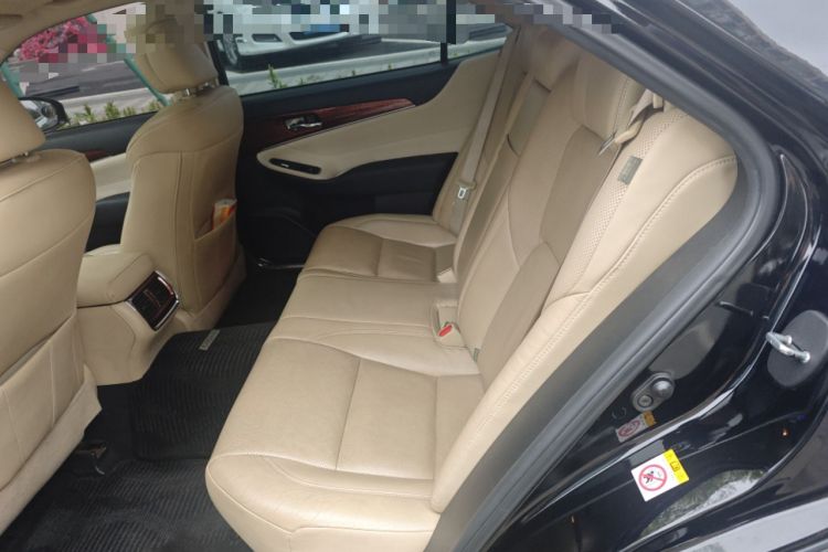 Used Toyota Crown 2015 2.0T Fashion Edition
