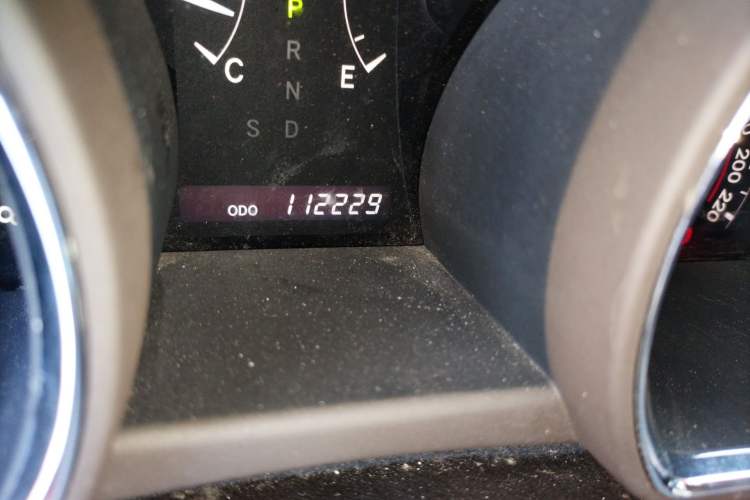 Used Toyota Highlander 2012 2.7L Two-Wheel Drive 7-Seater Luxury Edition Odometer Close Up