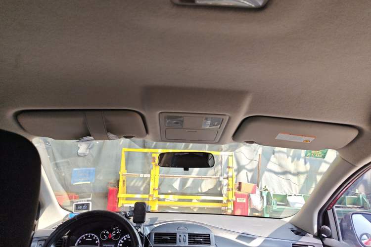 Used Nissan Tiida 2011 1.6L Manual Comfort Edition