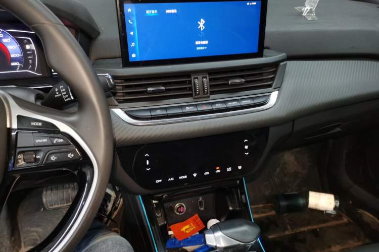 Used Dongfeng Aeolus Yixuan 2021 230T Automatic Chasing Shadow Edition Audio And AC Panel