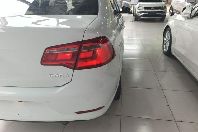 Used Volkswagen Bora 2014 1.6L Automatic Comfort Model Right Rear Taillight