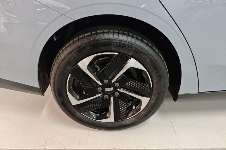 Used Geely Galaxy L6 2025 EM-i 140km Starship Edition