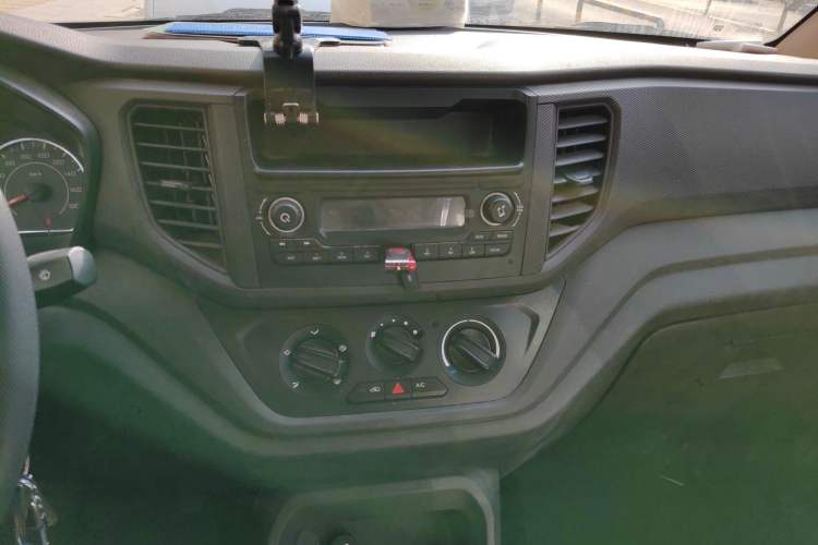 Used Wuling Hongguang V 2019 1.5L Jingqu Version China VI LAR