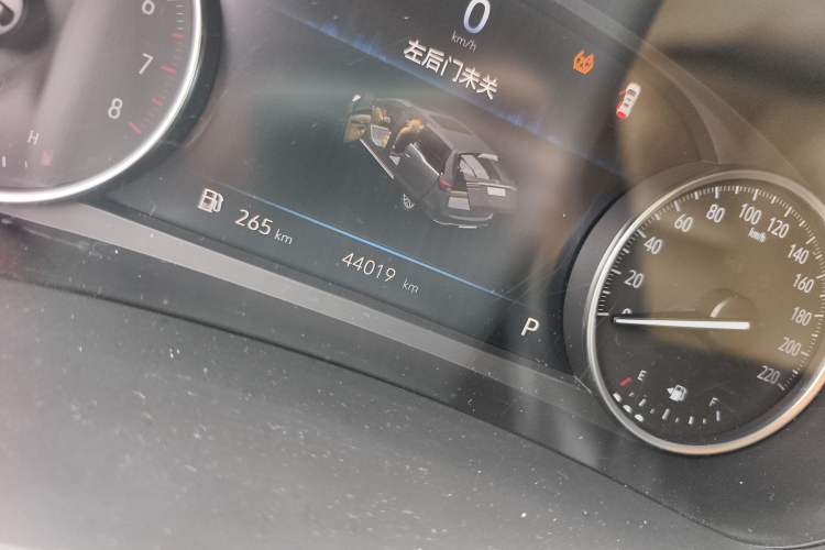 Used Buick GL8 2023 Facelifted Land Cruiser Executive Luxury Version