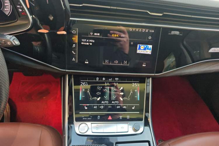 Used Audi Q7 2020 55 TFSI quattro Black Warrior Exclusive Edition Audio And AC Panel