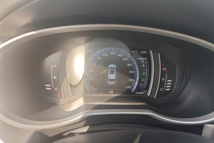 Used Geely Auto Emgrand X7 Sport 2016 2.0L Manual Smart Connect Version