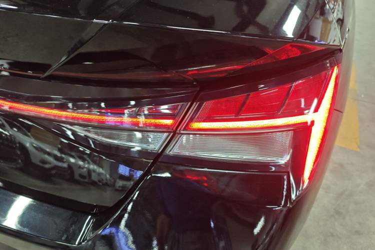 Used Hyundai Elantra 2022 1.5L CVT LUX Prestige Edition Right Rear Taillight