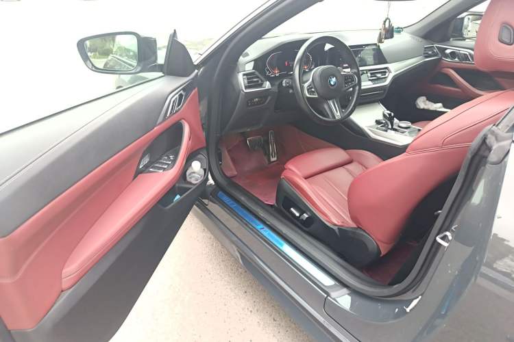 Used BMW 4 Series 2022 Revised 425i Convertible M Sport Night Edition Package Driver Seat