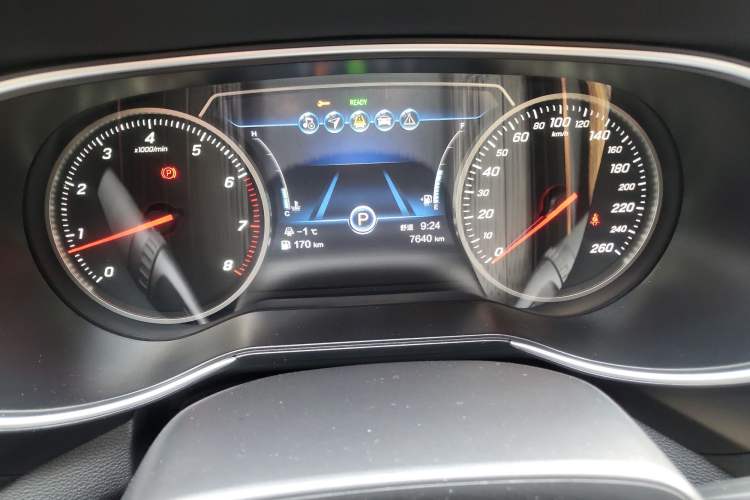 Used Hongqi H5 2022 Classic Model Facelift 1.8T Automatic Smart Connect Flagship Edition
