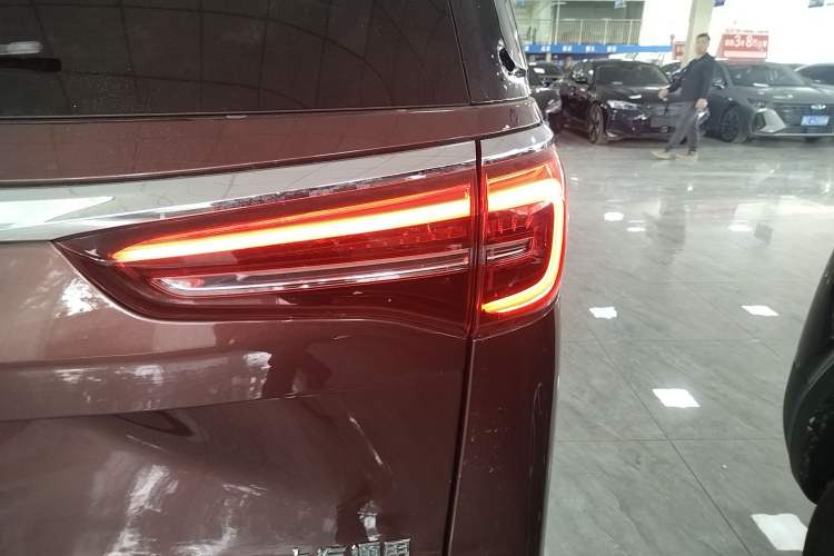 Used Buick GL8 2023 ES Lu Zun Deluxe Model Right Rear Taillight