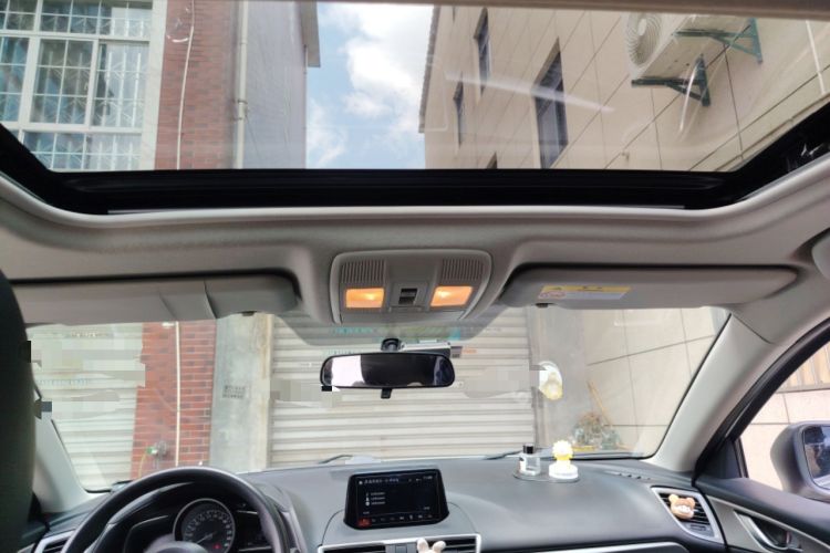 Used Mazda 3 Axela 2017 Sedan 1.5L Automatic Luxury Model Emission Standard China V
