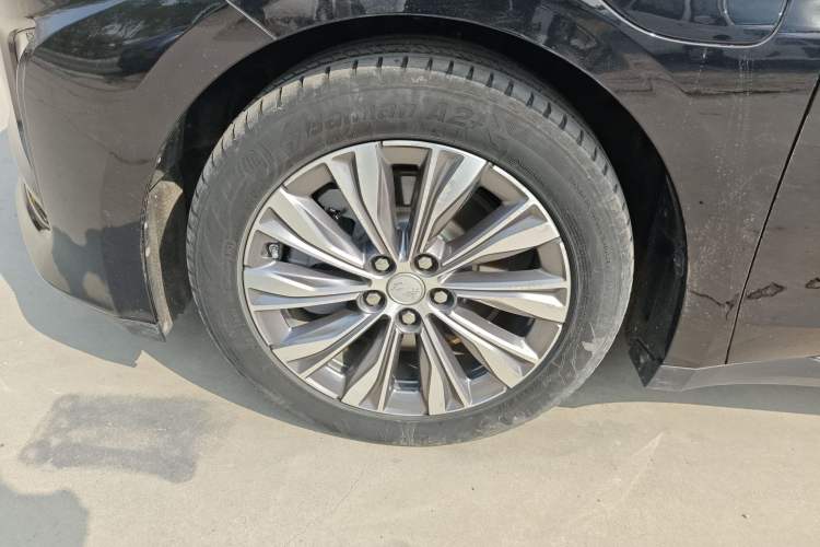 Used Hongqi E-QM5 2022 431 km Charge & Enjoy Edition Exterior 4