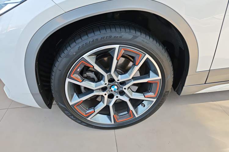 Used BMW X2 2021 Restyled sDrive25i M Sport Package Left Front Wheel Hub