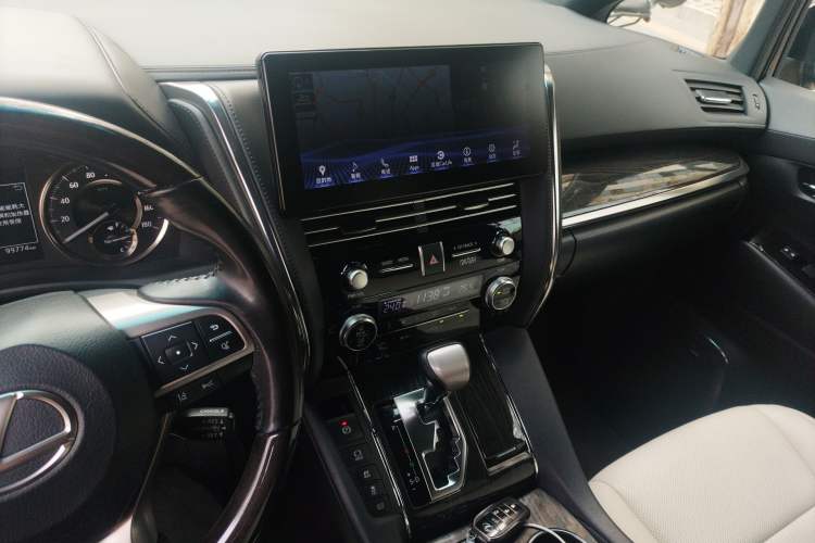 Used Lexus LM 2020 300h Four-Seat Grand Edition Audio And AC Panel