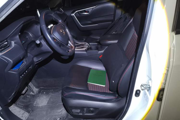 Used Toyota RAV4 Rongfang Plug-in Hybrid 2021 2.5L Two-Wheel Drive Elite Pro
