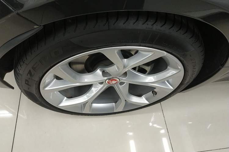 Used Jaguar F-TYPE 2021 P300 Rear-Drive Convertible Edition
