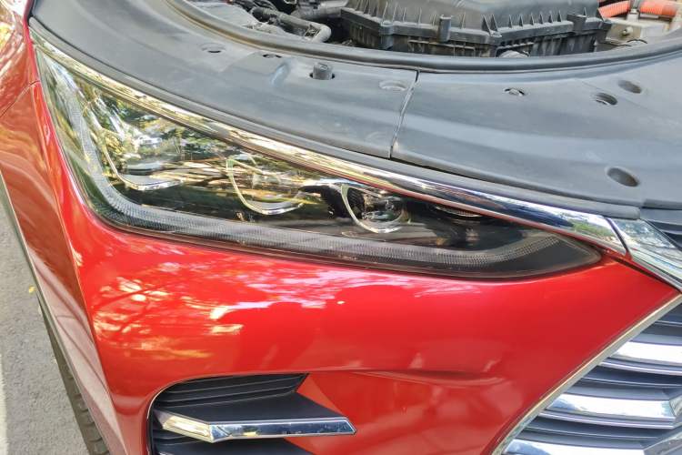 Used BYD Tang New Energy 2018 DM 2.0T All-Wheel Drive Smart Connectivity Luxury Model 7 Seats China V Emission Standard