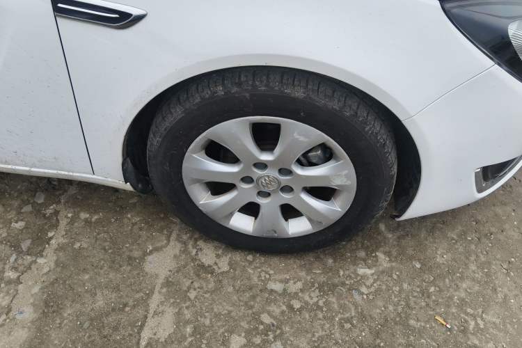 Used Buick Regal 2014 2.0L Leading Fashion Edition