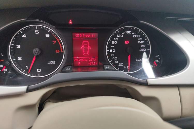 Used Audi A4L 2012 2.0 TFSI automatic standard version