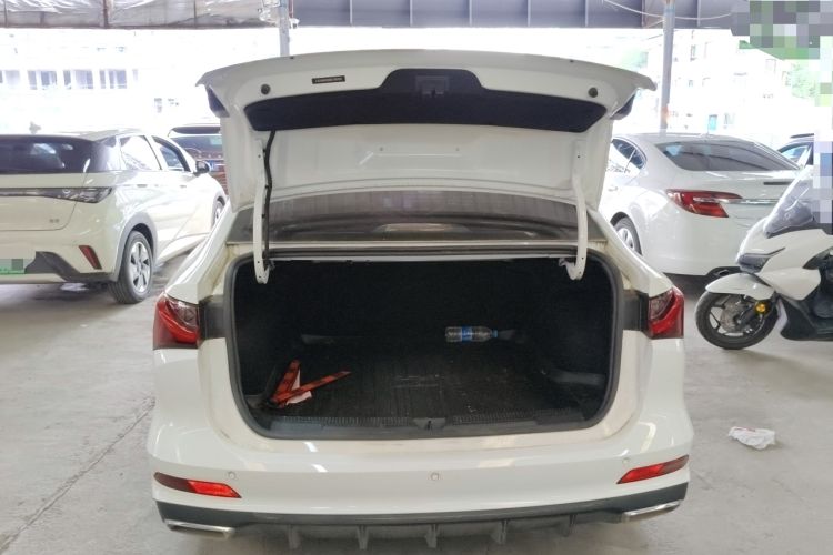 Used Roewe i5 2023 1.5L CVT Luxury Edition Trunk