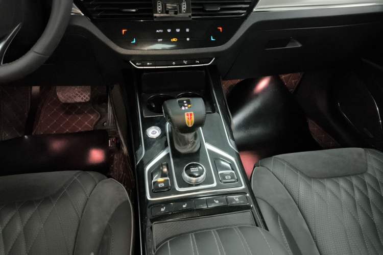 Used Hongqi HS5 2022 Revised Version 2.0T Smart Connect Flagship Edition
